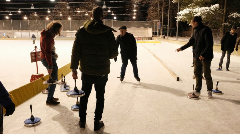 WAM beim Eisstockschiessen im KaWeDe