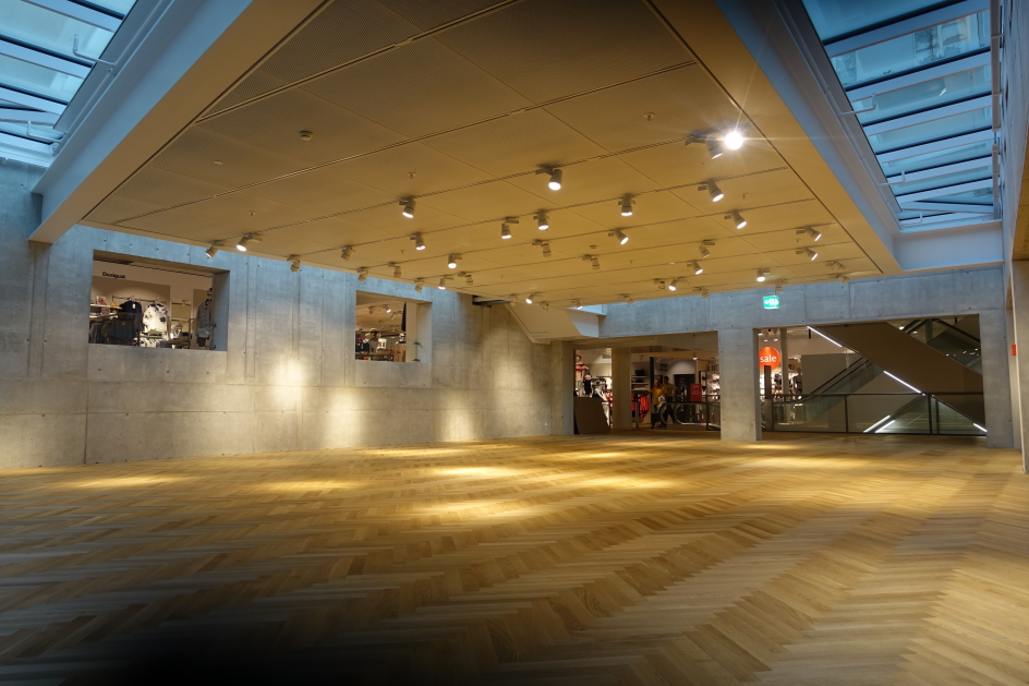 Neuer Innenhof Erdgeschoss (Foto: Flury und Rudolf Architekten AG)
