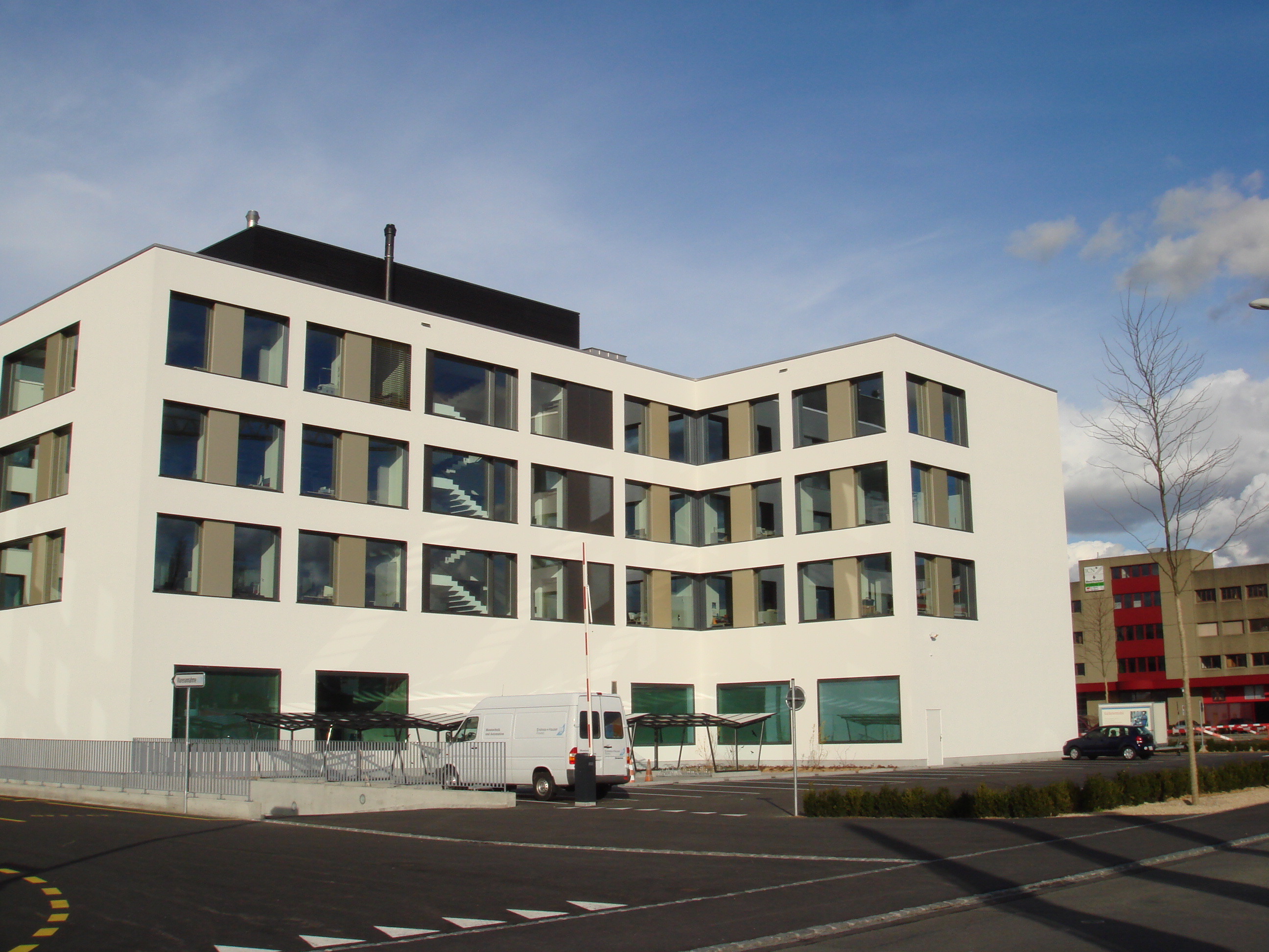 Forschungs und Verwaltungszentrum Endress + Hauser AG