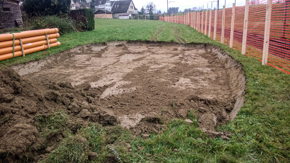 Zuchwil, Engiweg - Abtrag Humus