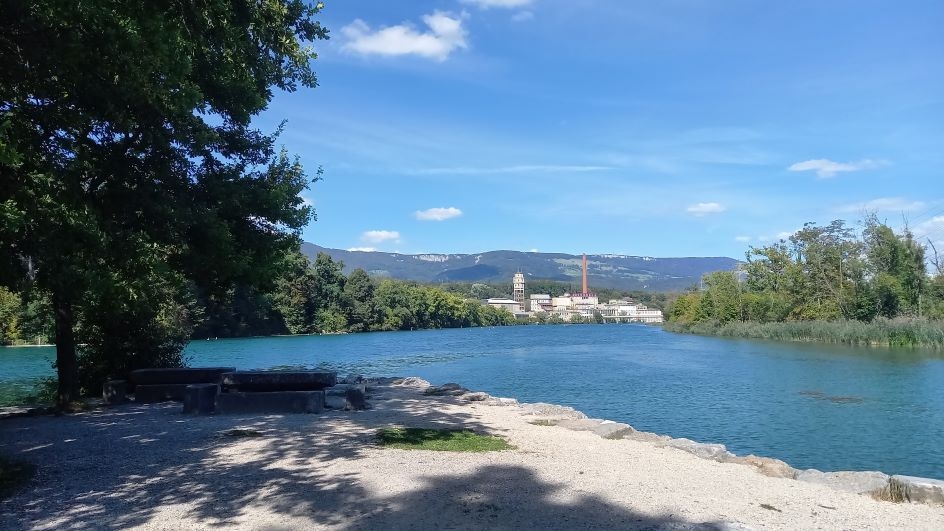 Verweilen beim Zusammenfluss der Emme mit der Aare