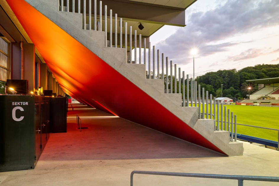 Die neue Gegentribüne, <br>Foto Michael Haug, Winterthur