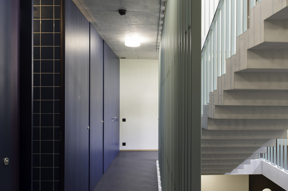 Treppenhaus im Bestand - neue Kaskadentreppe (Elementbau)